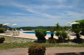 Villa Saha splendida dimora immersa tra gli ulivi